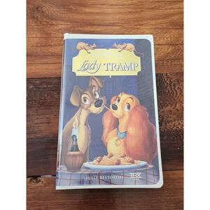 Walt Disney's Masterpiece Collection Lady and the Tramp VHS Movie in Clamshell‎